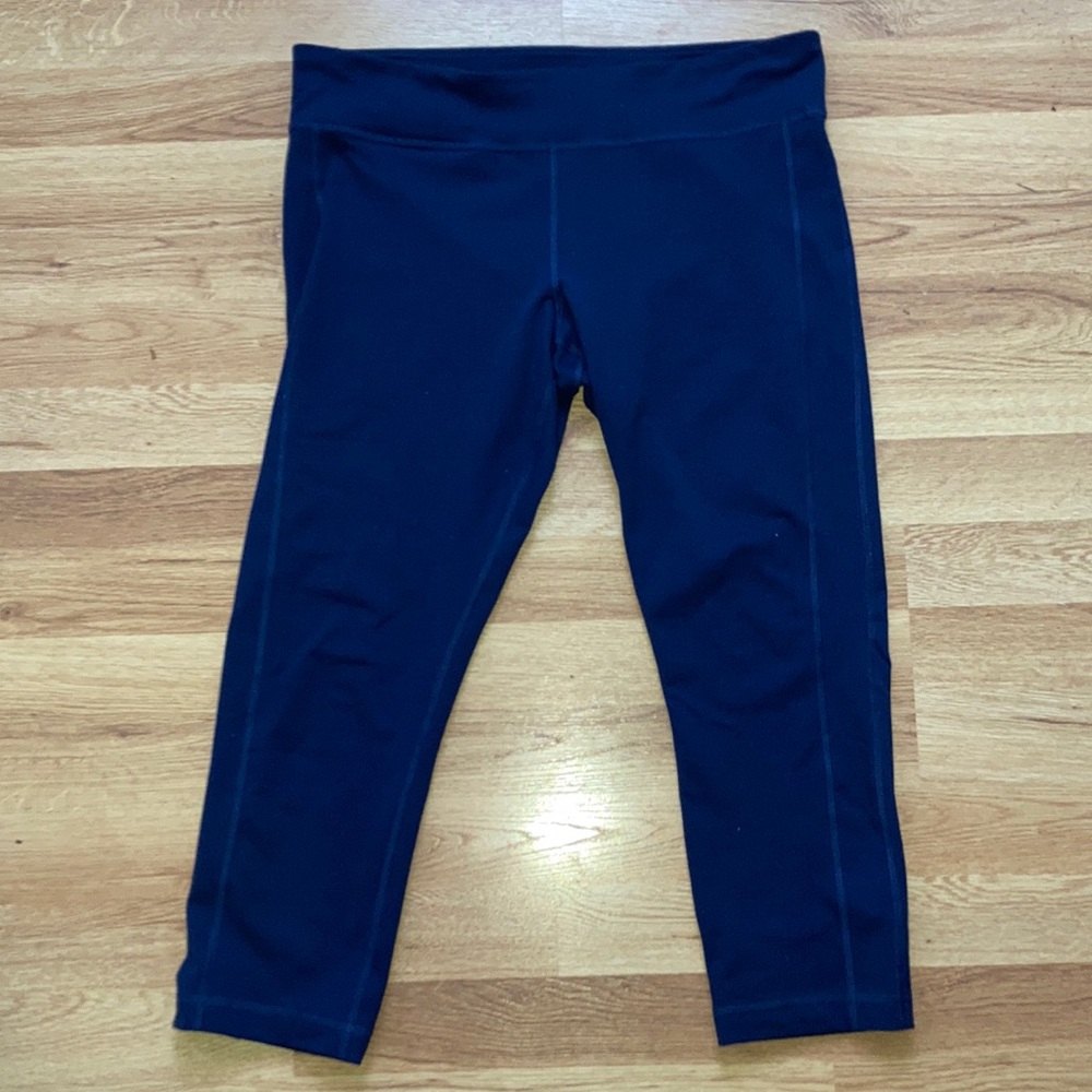 ⭐️LAST CHANCE⭐️ Under Armour HeatGear Capri Leggings